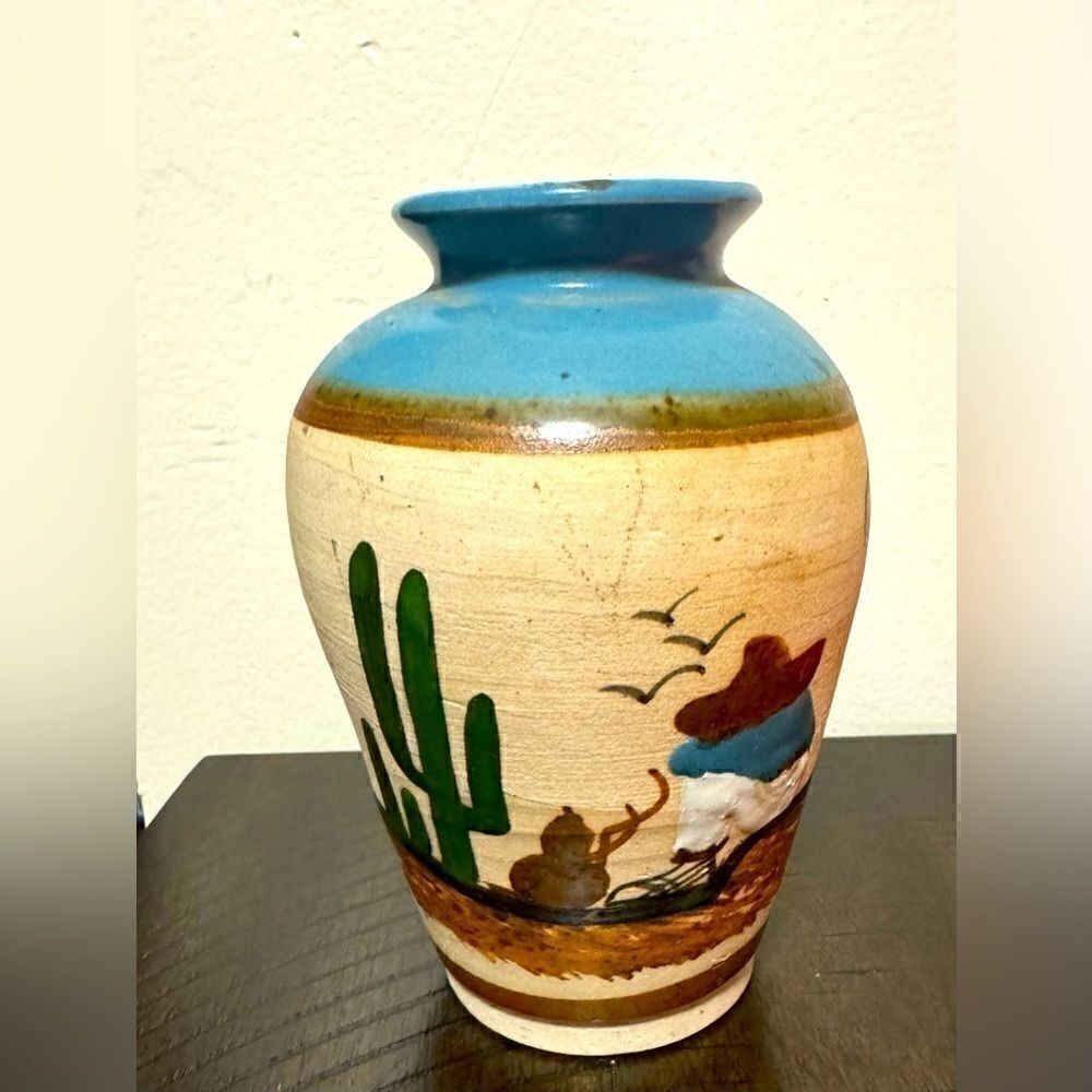 Mexican Pottery Cancun Souvenir Vase - 6" - Picture 2 of 10